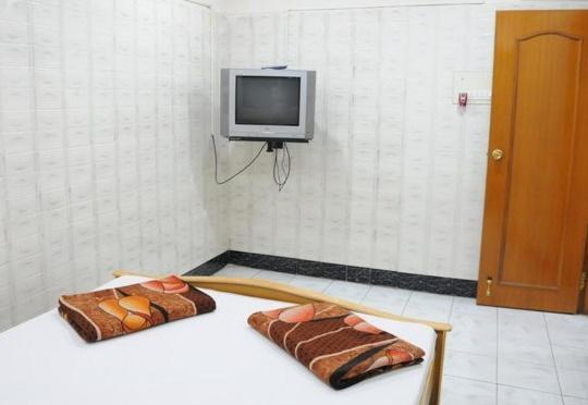 Lloyds Guest House, North Boag Road, T. Nagar Chennai Exteriör bild