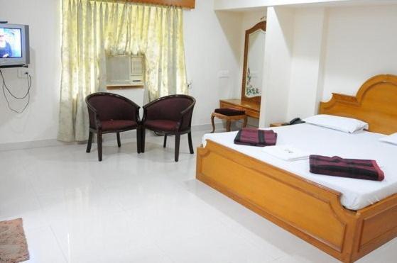 Lloyds Guest House, North Boag Road, T. Nagar Chennai Exteriör bild