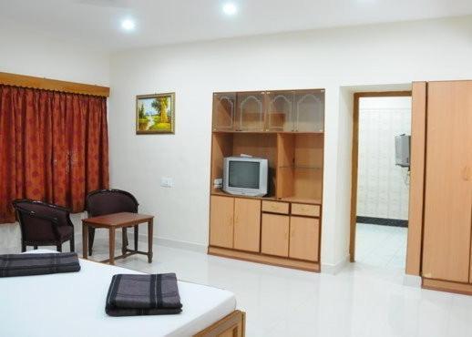 Lloyds Guest House, North Boag Road, T. Nagar Chennai Exteriör bild